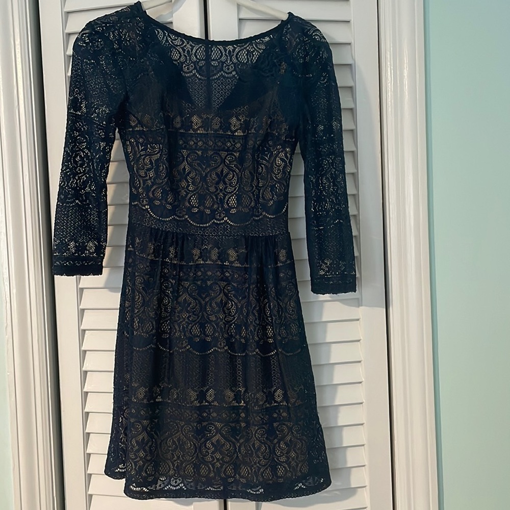 Girls/juniors B. Darlin brand navy blue lace dress with 3/4 sleeves size 1/2